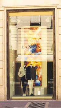 Vitrine Lanvin